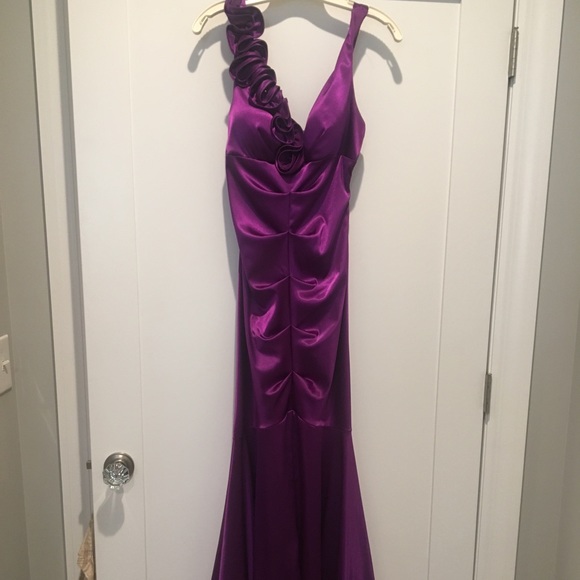 Purple Cachè Evening Gown - Picture 1 of 5